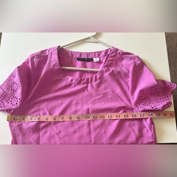 *Simply Styled Woman’s Top - Picture 5 of 8